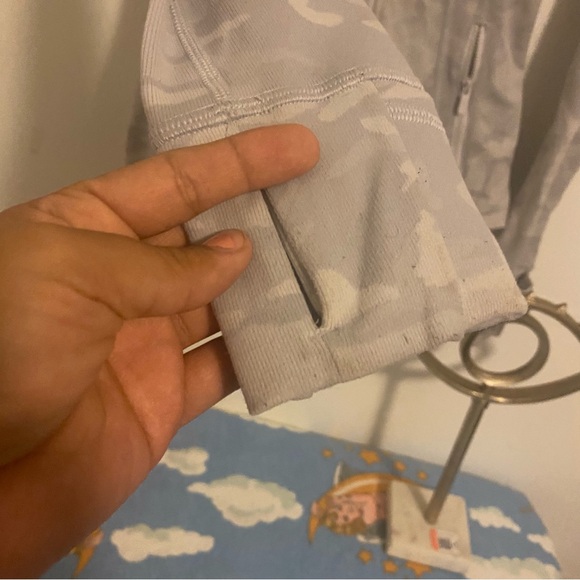 NOT AVAILABLE - Picture 4 of 5